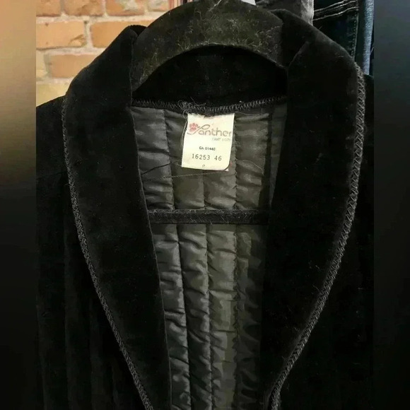 Vintage Panther black velvet cropped vest with trim size small - Picture 8 of 10